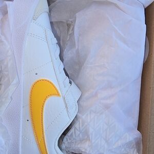 New kids nike shoes